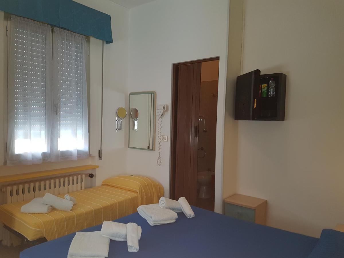 Hotel Villa Ersilia Rimini B&B Экстерьер фото