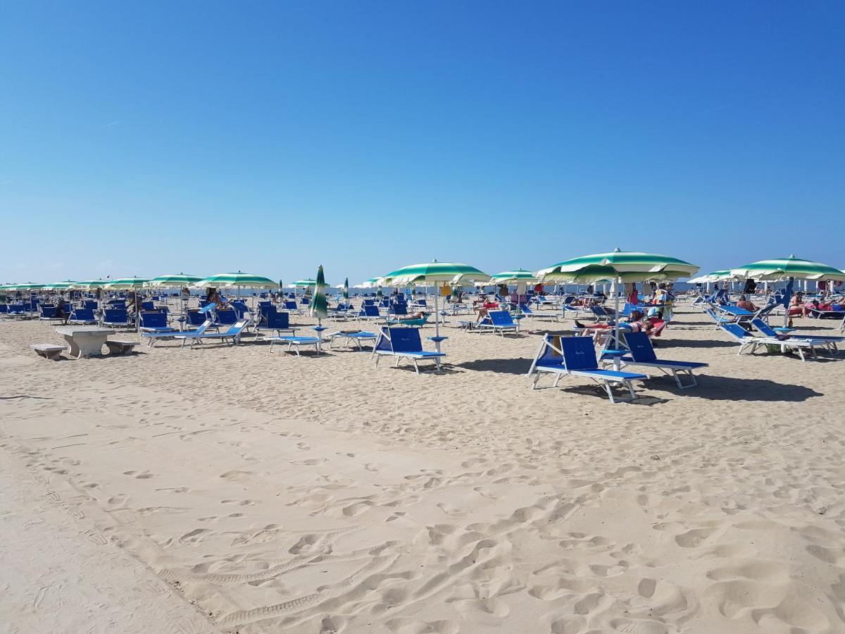 Hotel Villa Ersilia Rimini B&B Экстерьер фото