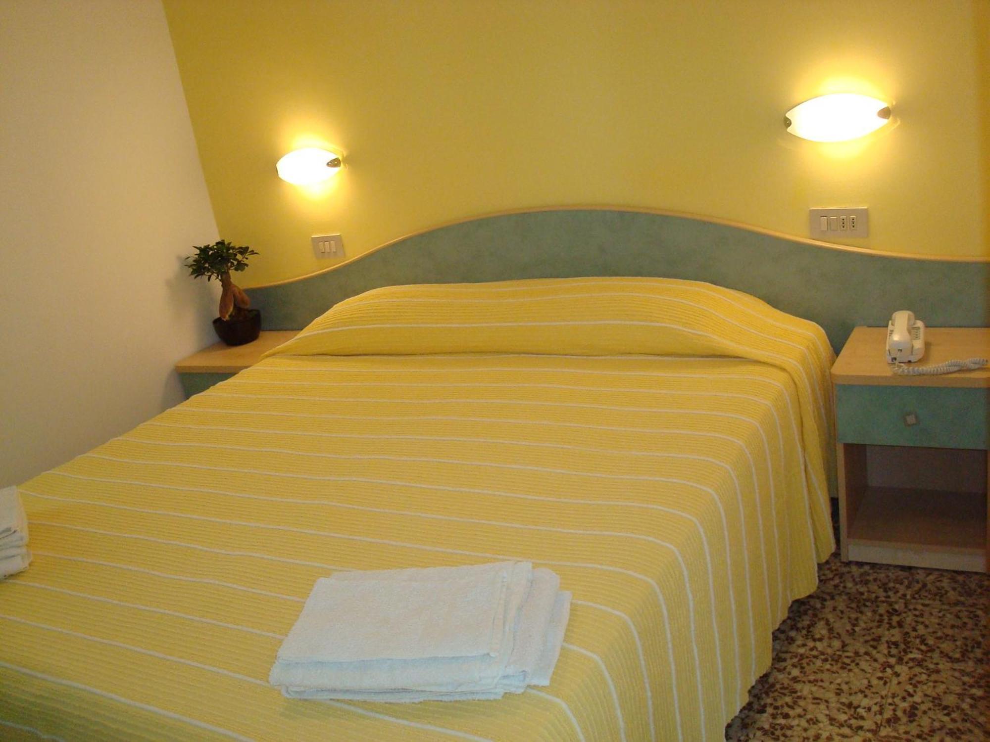 Hotel Villa Ersilia Rimini B&B Экстерьер фото