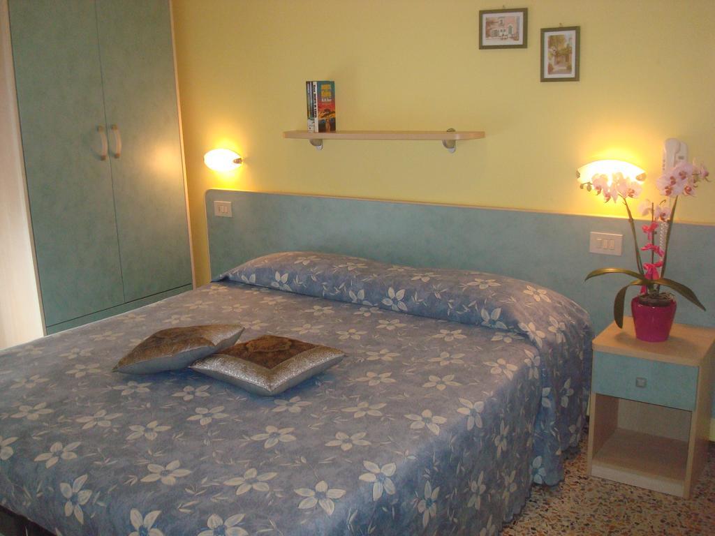 Hotel Villa Ersilia Rimini B&B Экстерьер фото