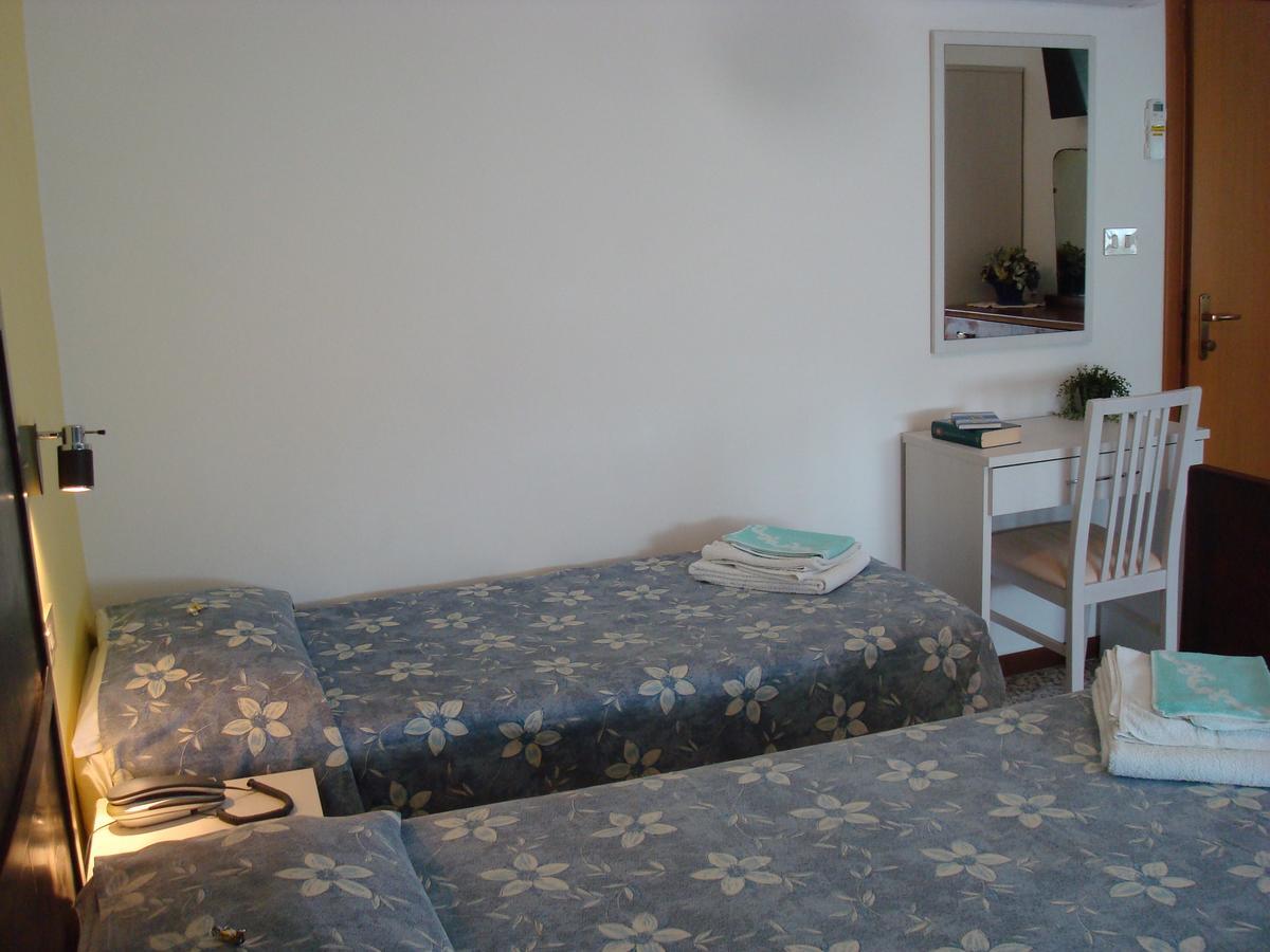 Hotel Villa Ersilia Rimini B&B Экстерьер фото